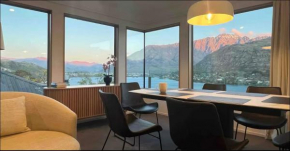Stunning Lake View - Living the Dream
